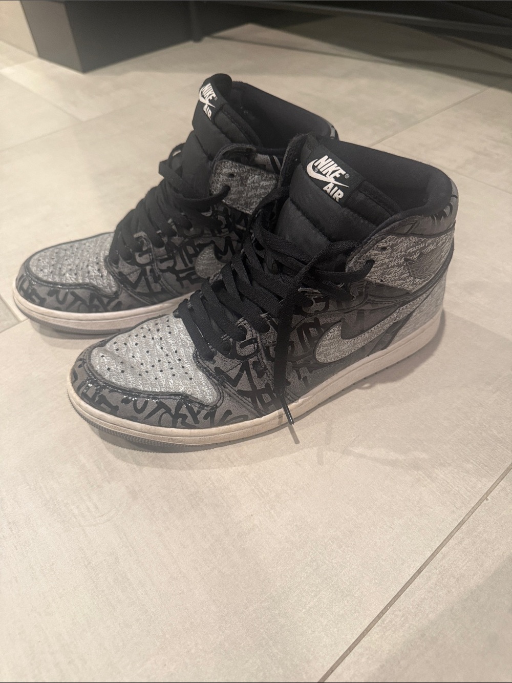 Air Jordan 1 High OG "Rebellionaire" size 10